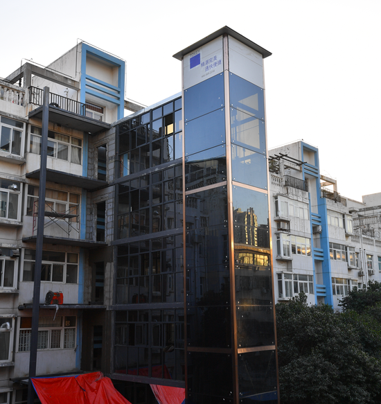 职工与他人（非配偶）共同买房，可按所占产权比例提取公积金